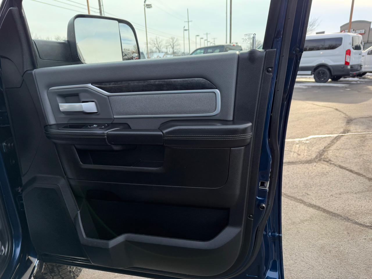 RAM 2500 Big Horn 4x4 Crew Cab 6'4" Box 2019