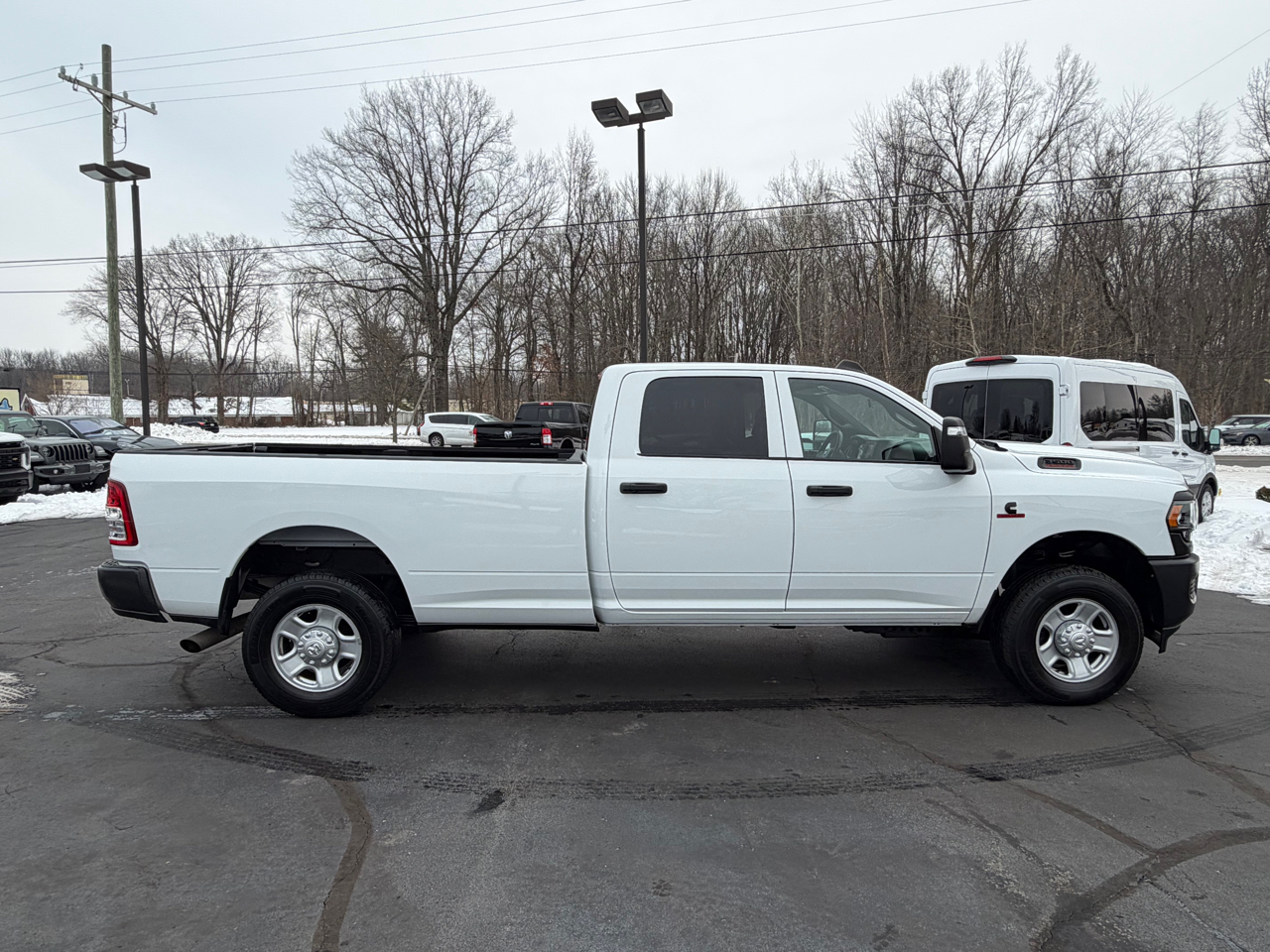 RAM 3500 Tradesman 4x4 Crew Cab 8' Box 2023