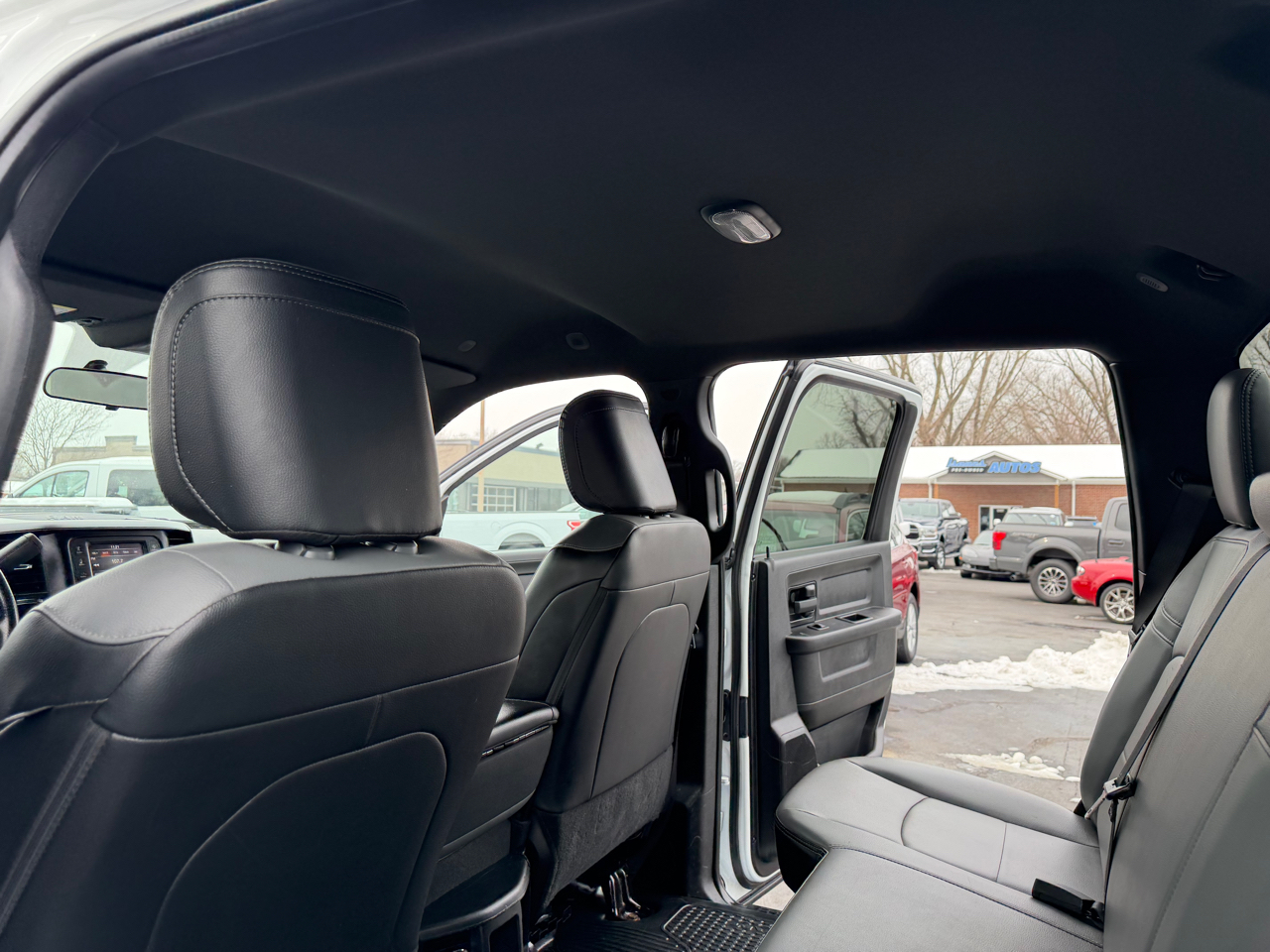 RAM 3500 Tradesman 4x4 Crew Cab 8' Box 2023