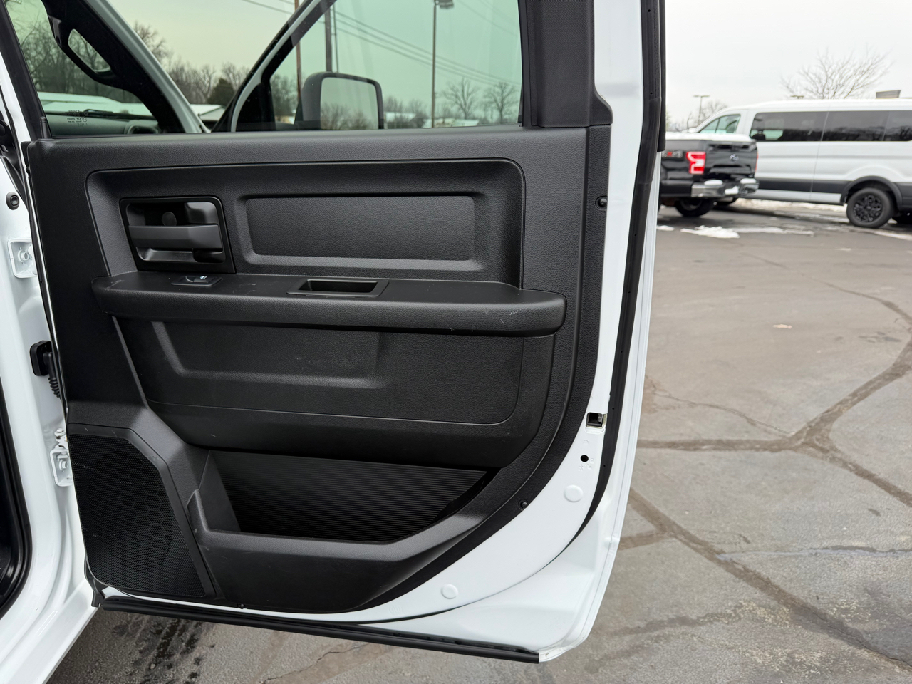 RAM 3500 Tradesman 4x4 Crew Cab 8' Box 2023