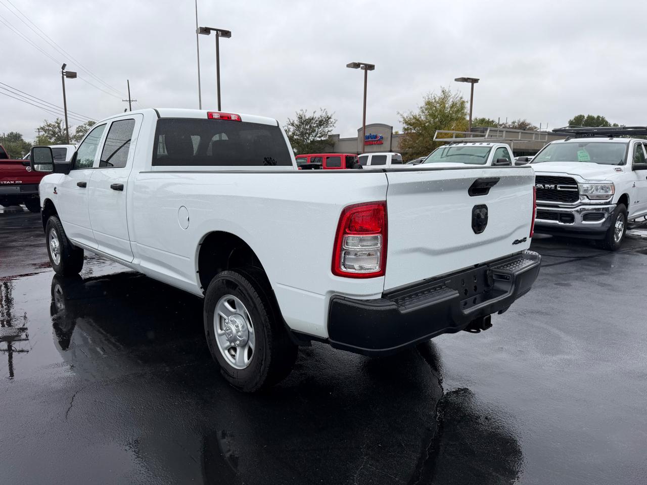 RAM 3500 Tradesman 4x4 Crew Cab 8' Box 2023