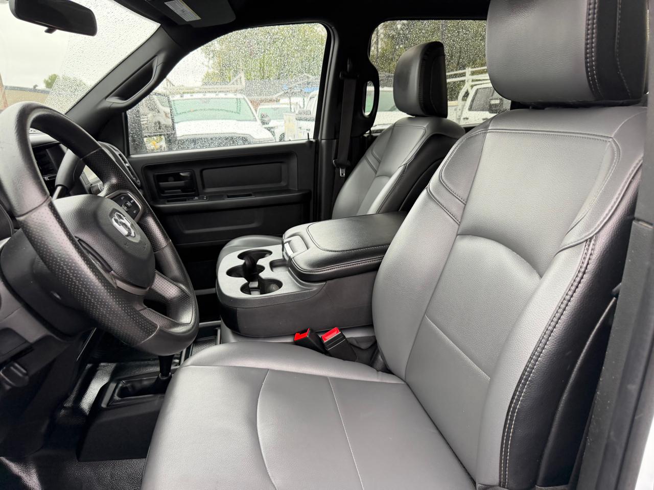 RAM 3500 Tradesman 4x4 Crew Cab 8' Box 2023