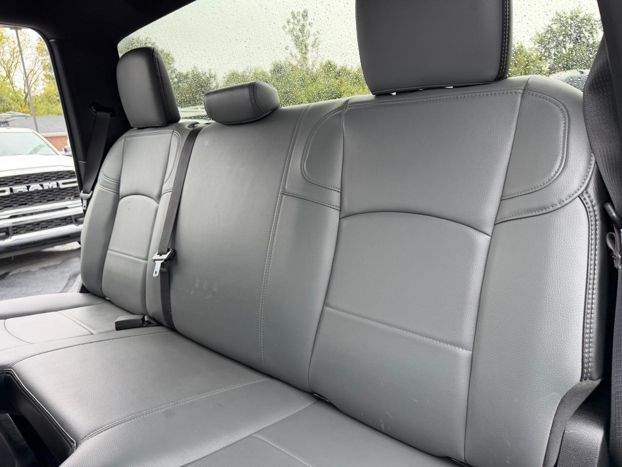 RAM 3500 Tradesman 4x4 Crew Cab 8' Box 2023