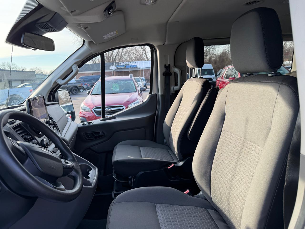 Ford Transit Passenger Wagon T-350 148" Low Roof XLT RWD 2020