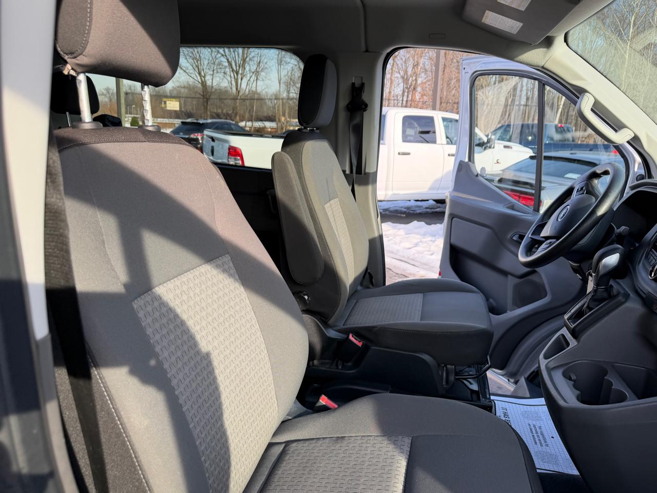 Ford Transit Passenger Wagon T-350 148" Low Roof XLT RWD 2020