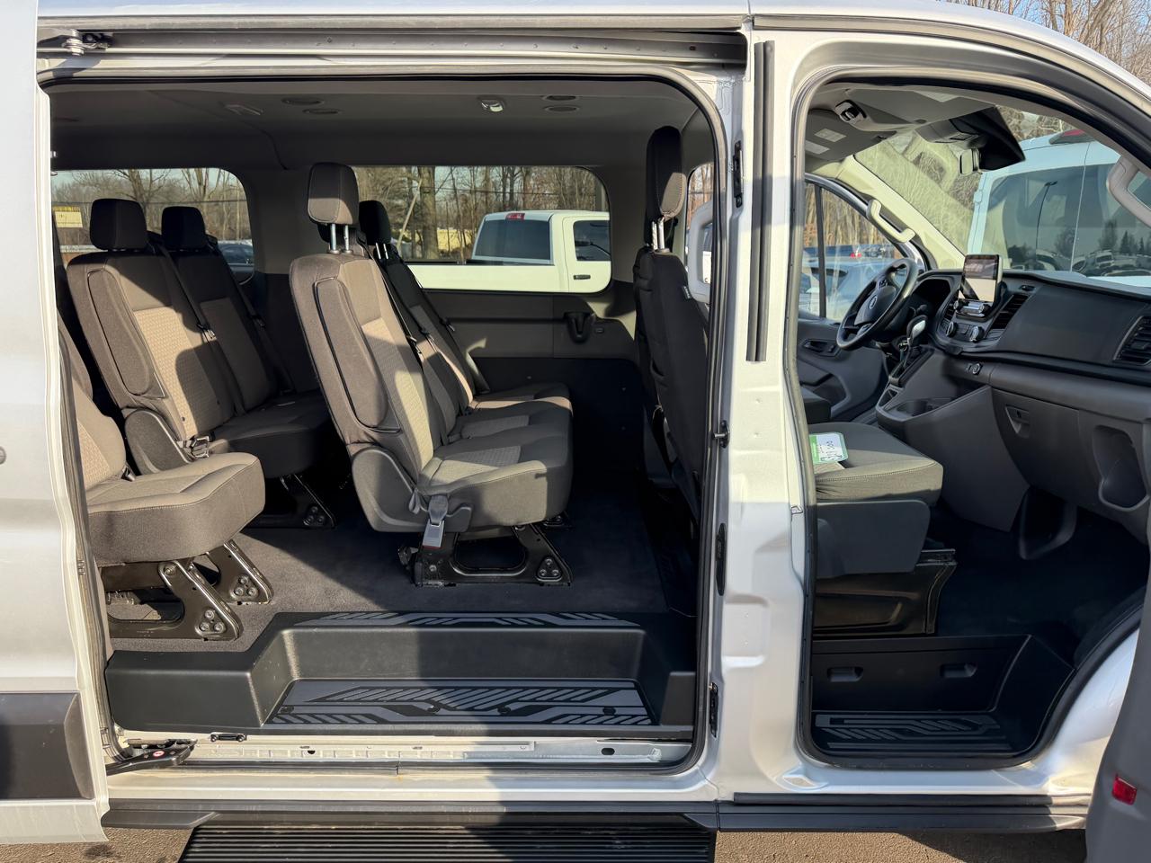 Ford Transit Passenger Wagon T-350 148" Low Roof XLT RWD 2020