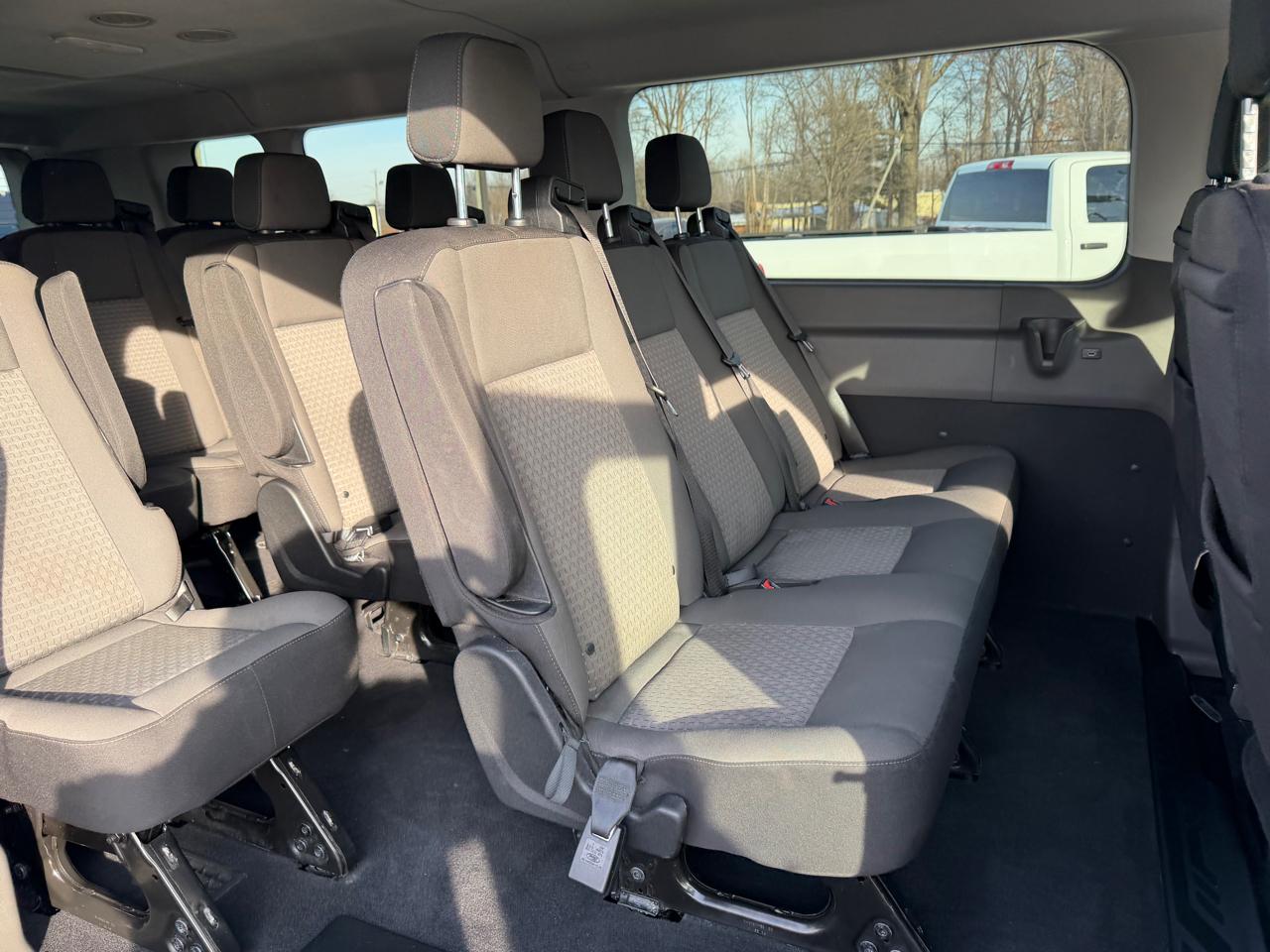 Ford Transit Passenger Wagon T-350 148" Low Roof XLT RWD 2020