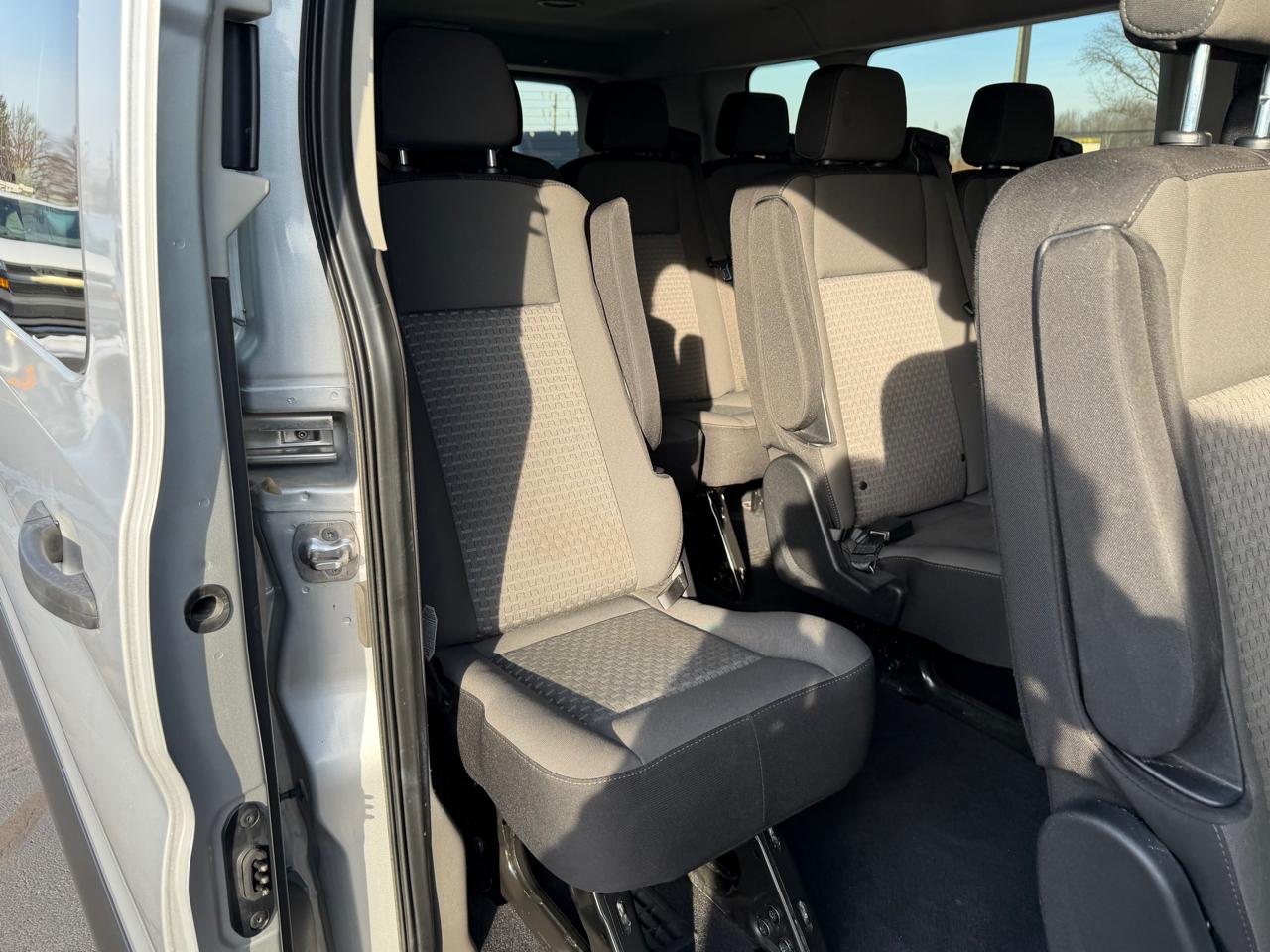 Ford Transit Passenger Wagon T-350 148" Low Roof XLT RWD 2020