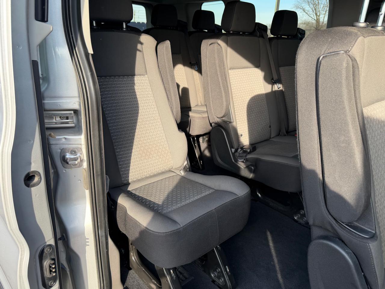 Ford Transit Passenger Wagon T-350 148" Low Roof XLT RWD 2020