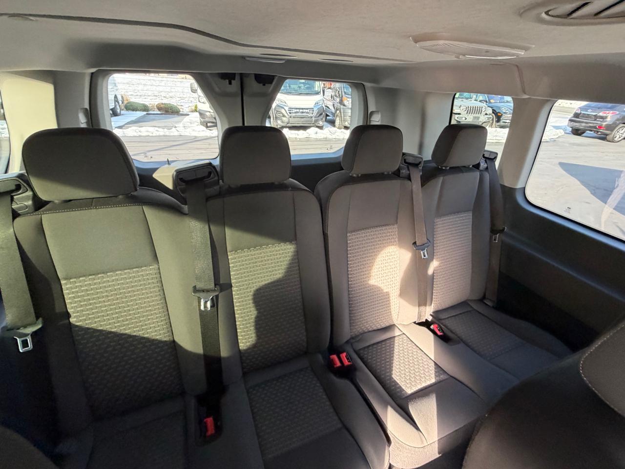 Ford Transit Passenger Wagon T-350 148" Low Roof XLT RWD 2020