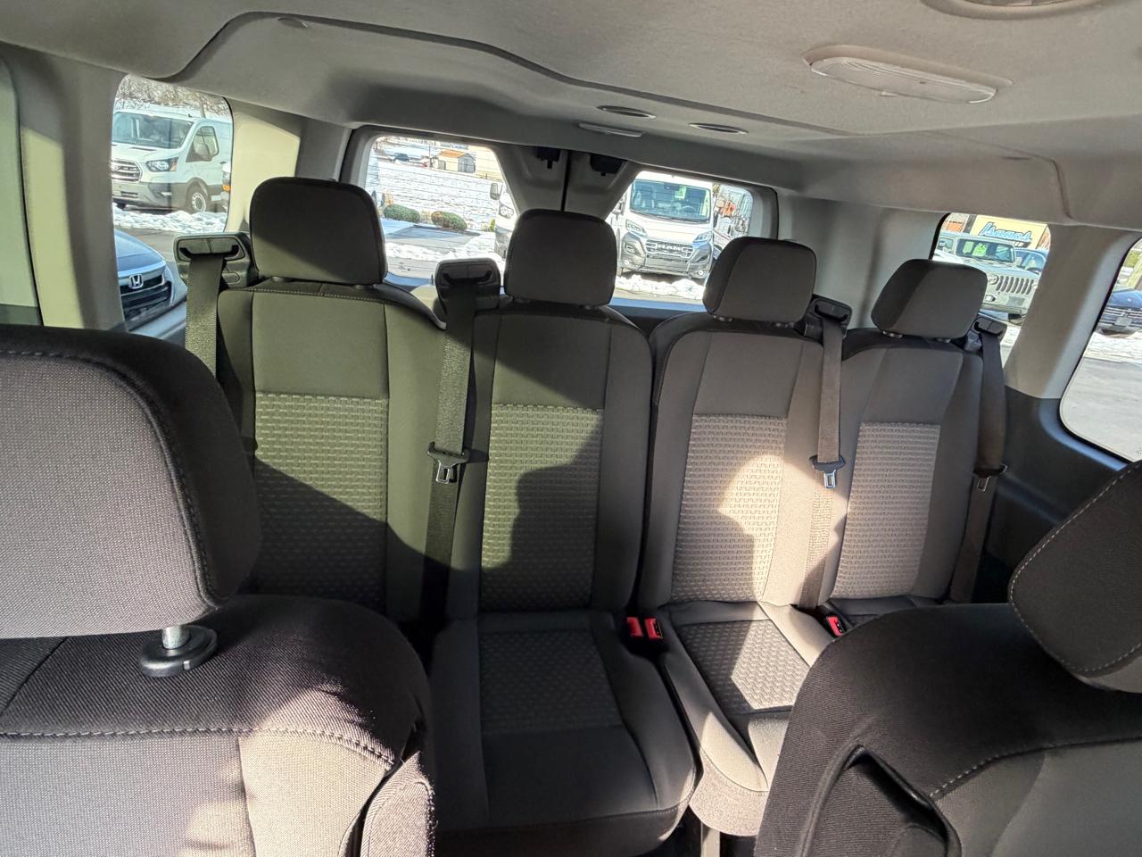 Ford Transit Passenger Wagon T-350 148" Low Roof XLT RWD 2020