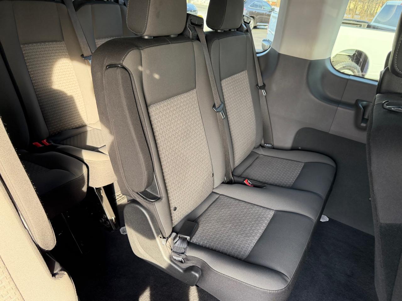 Ford Transit Passenger Wagon T-350 148" Low Roof XLT RWD 2020