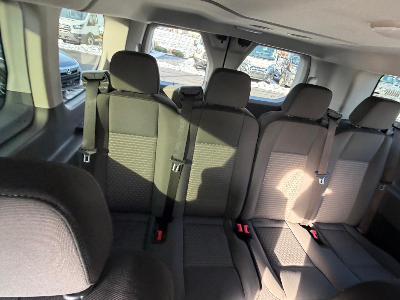 Ford Transit Passenger Wagon T-350 148" Low Roof XLT RWD 2020