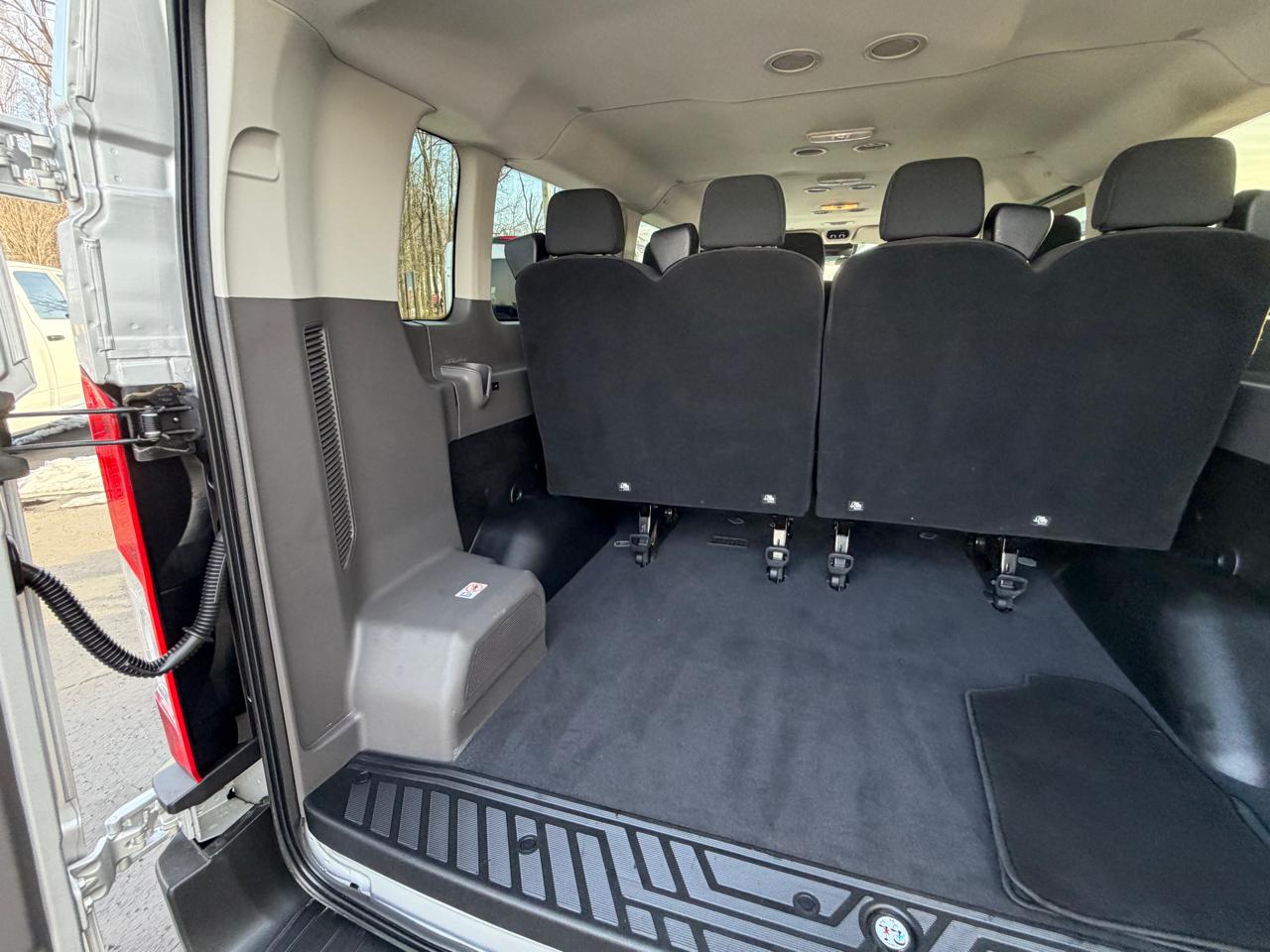 Ford Transit Passenger Wagon T-350 148" Low Roof XLT RWD 2020