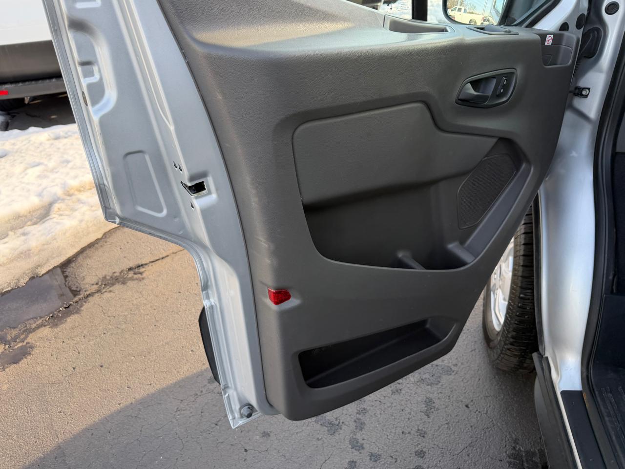 Ford Transit Passenger Wagon T-350 148" Low Roof XLT RWD 2020