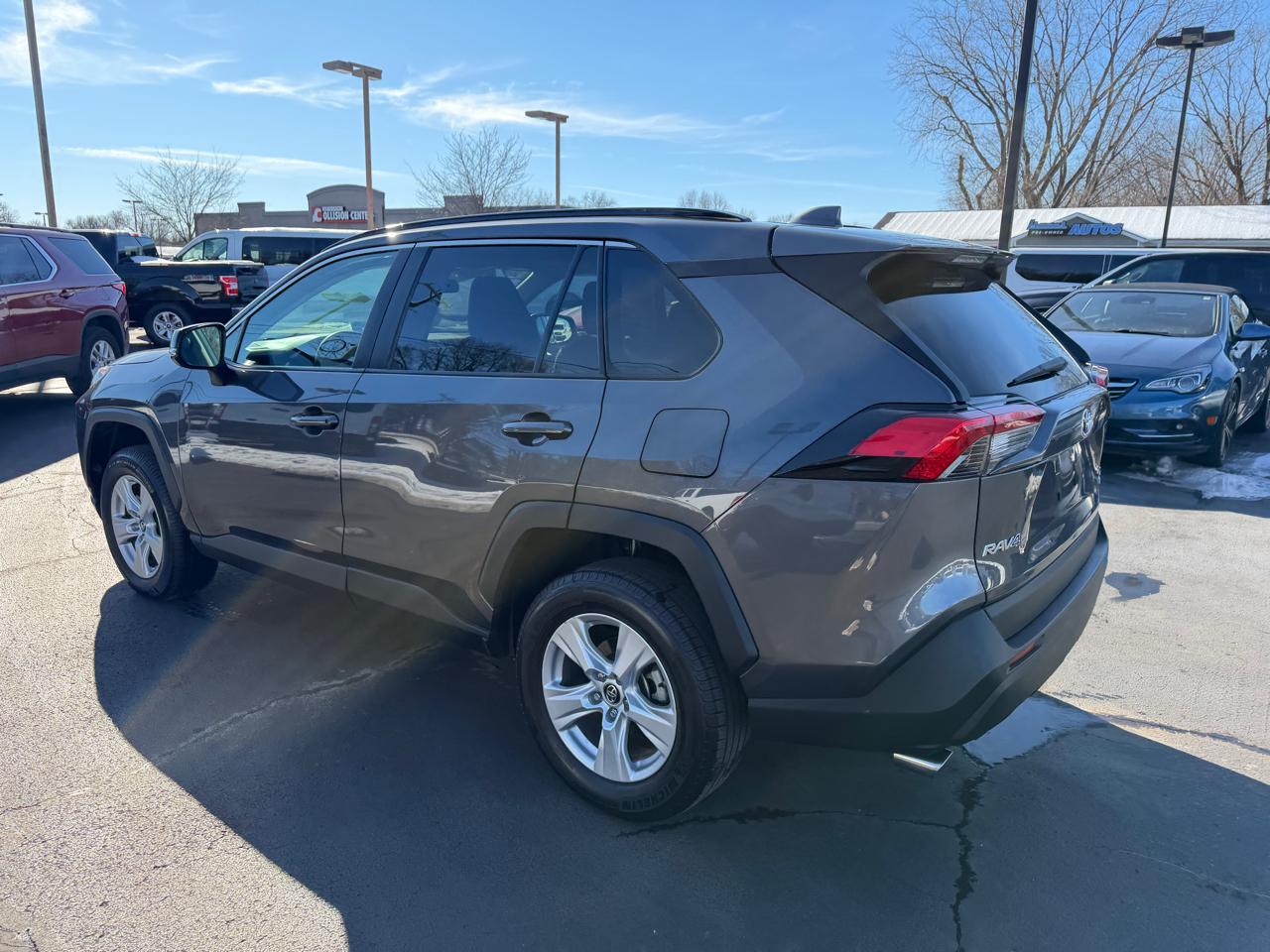 Toyota RAV4 XLE AWD 2019
