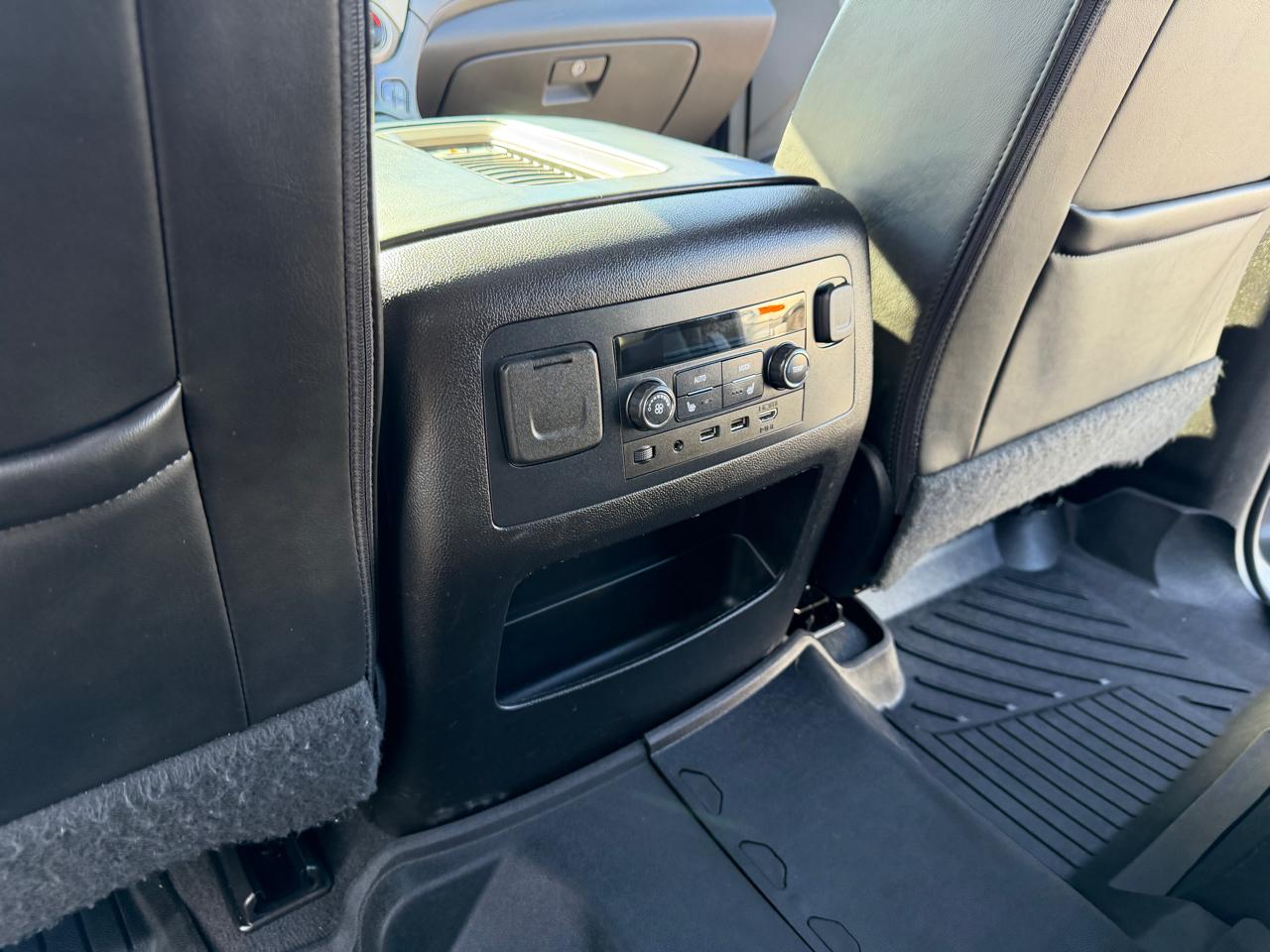 GMC Yukon XL 2WD 4dr Denali 2019