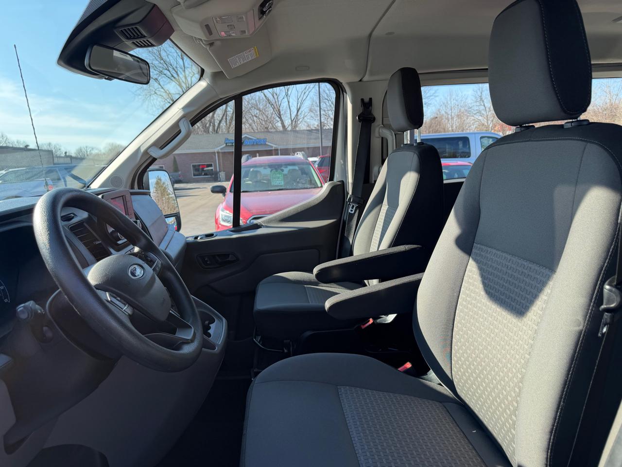 Ford Transit Passenger Wagon T-350 148" Low Roof XLT RWD 2021