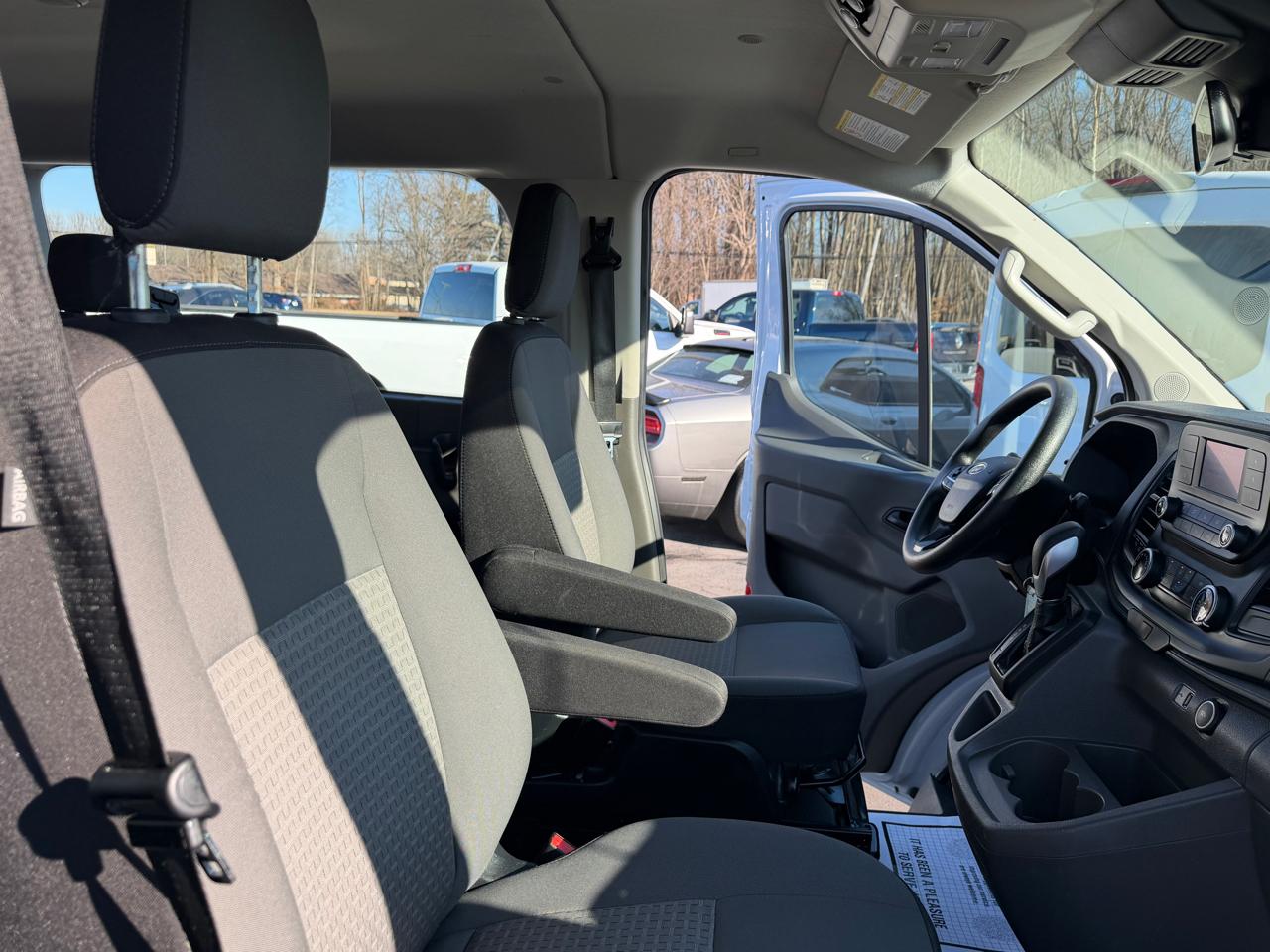 Ford Transit Passenger Wagon T-350 148" Low Roof XLT RWD 2021