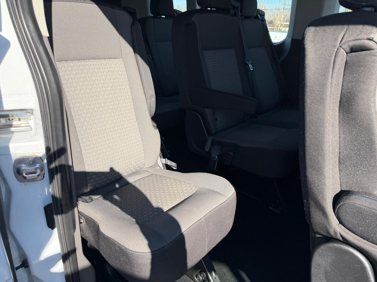 Ford Transit Passenger Wagon T-350 148" Low Roof XLT RWD 2021