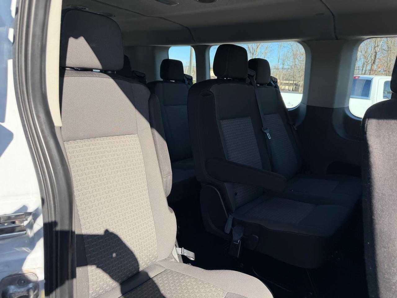 Ford Transit Passenger Wagon T-350 148" Low Roof XLT RWD 2021