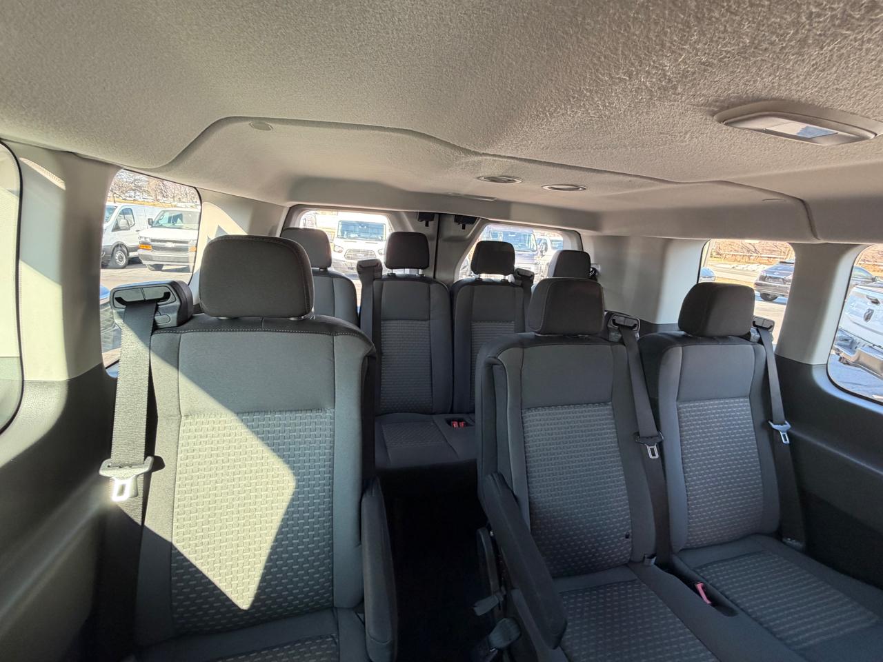 Ford Transit Passenger Wagon T-350 148" Low Roof XLT RWD 2021