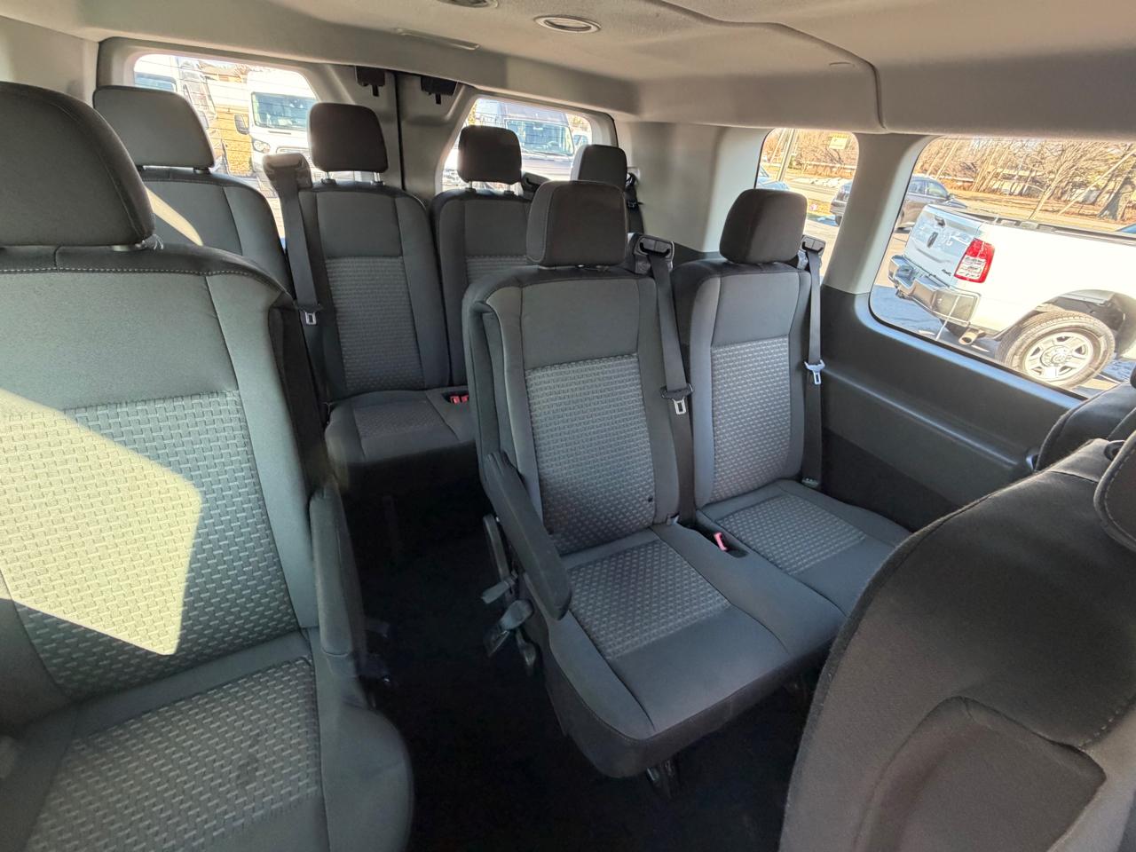 Ford Transit Passenger Wagon T-350 148" Low Roof XLT RWD 2021