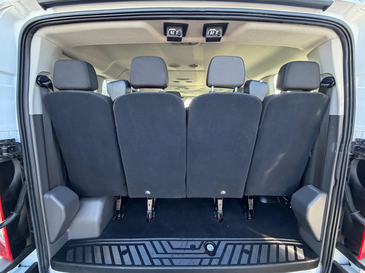 Ford Transit Passenger Wagon T-350 148" Low Roof XLT RWD 2021