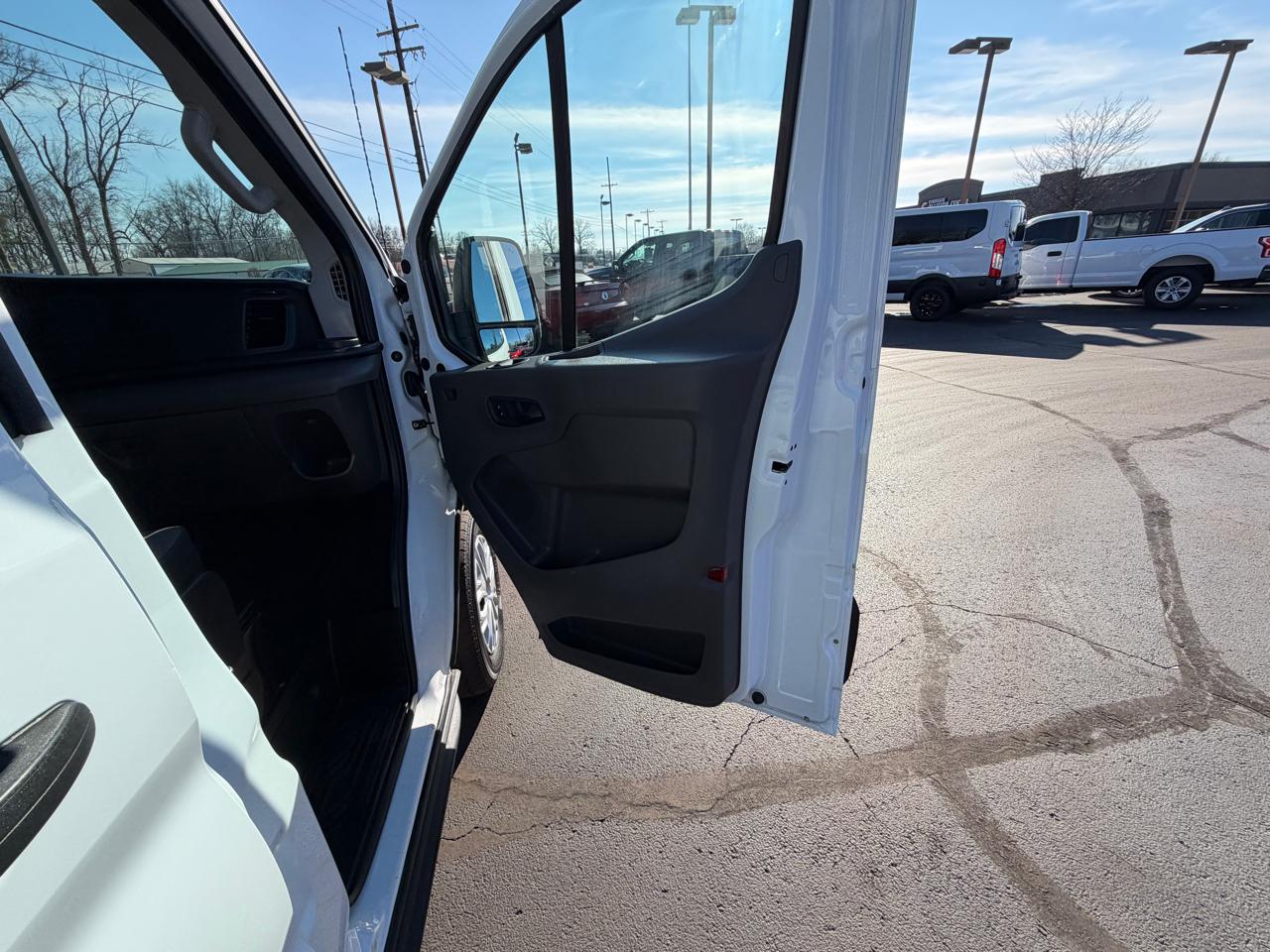 Ford Transit Passenger Wagon T-350 148" Low Roof XLT RWD 2021