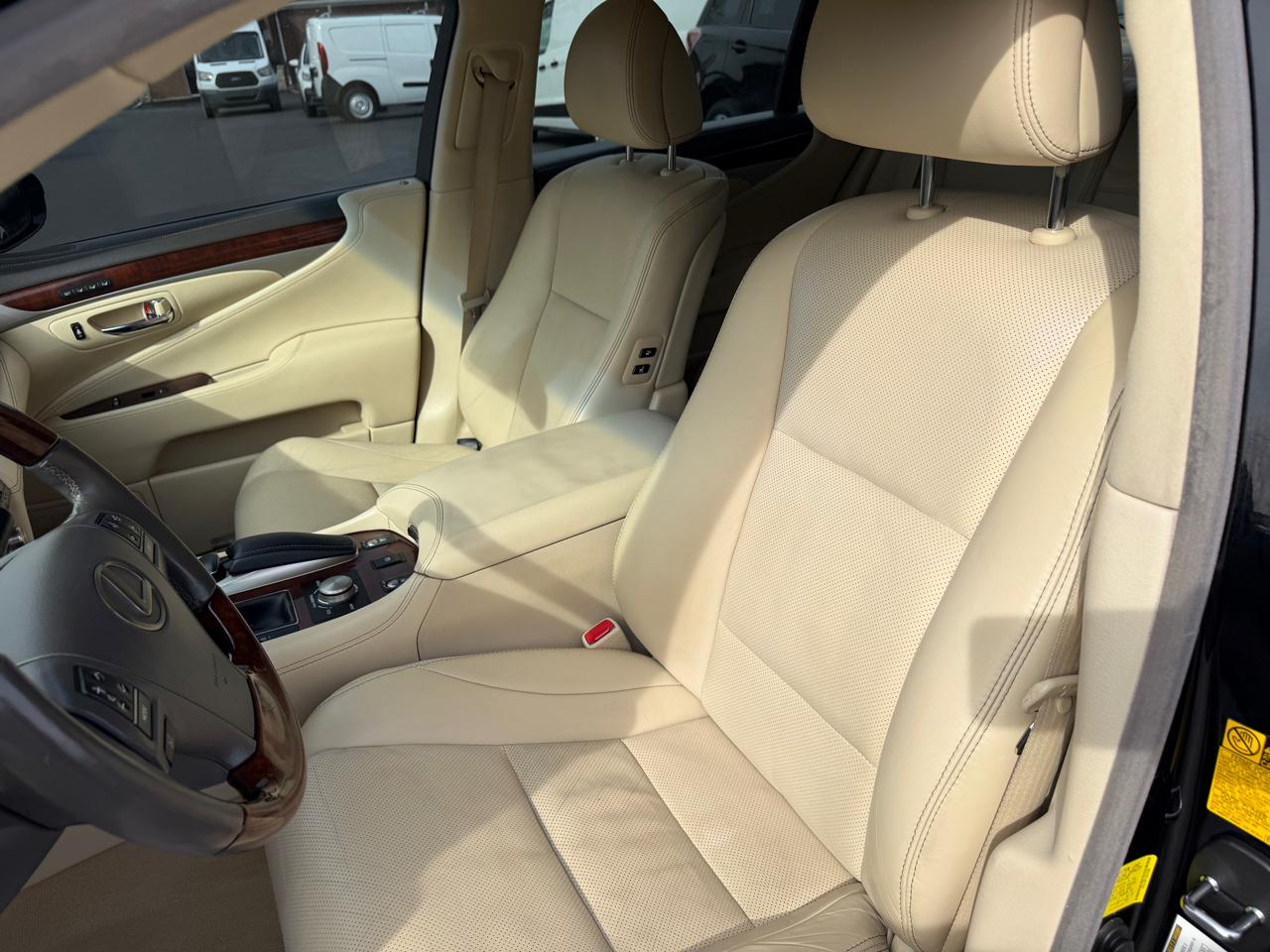 Lexus LS 460 4dr Sdn AWD 2013