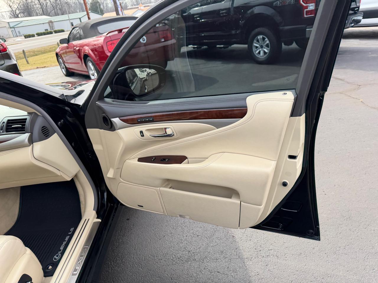 Lexus LS 460 4dr Sdn AWD 2013