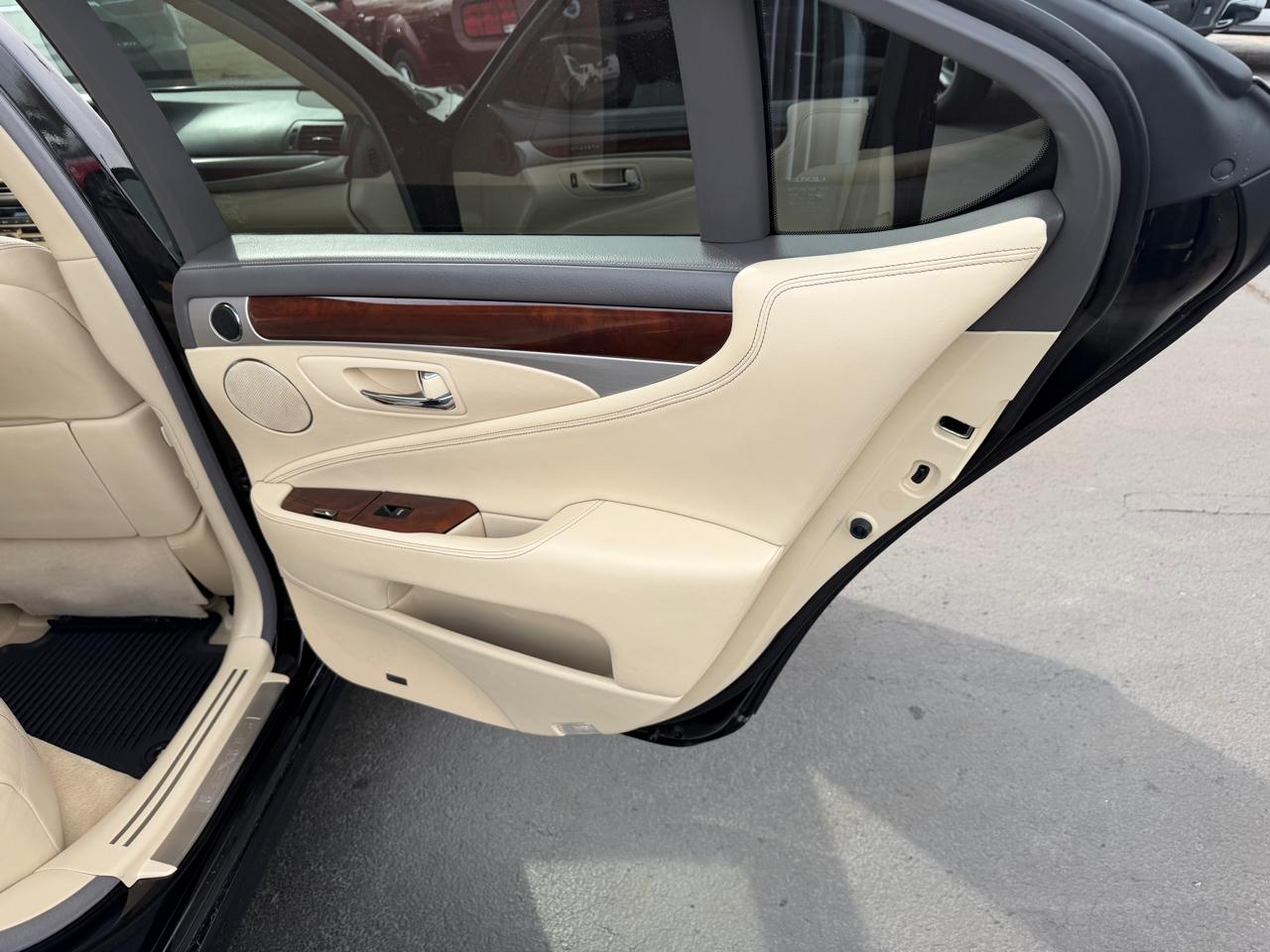 Lexus LS 460 4dr Sdn AWD 2013