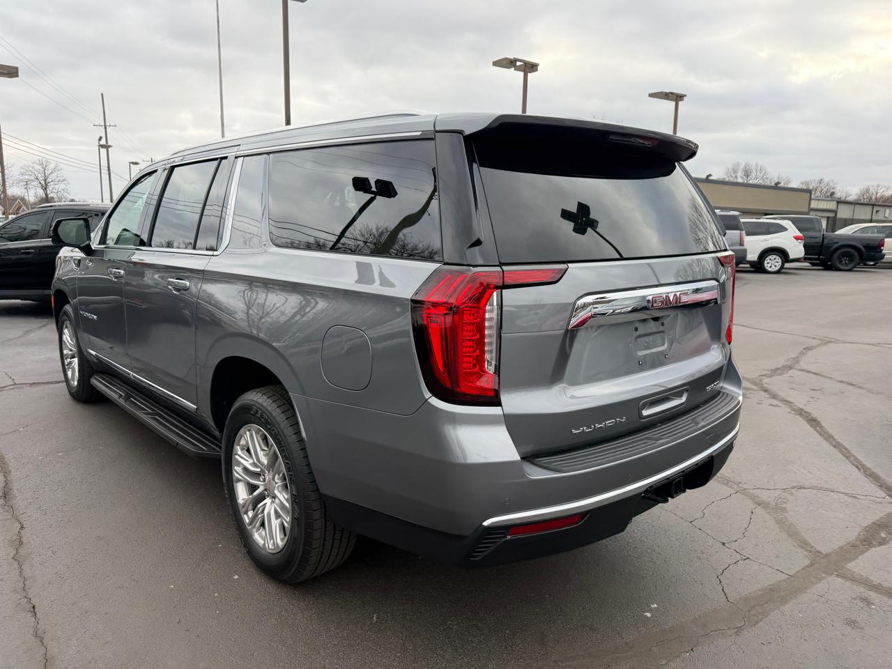 GMC Yukon XL 4WD 4dr SLT 2022