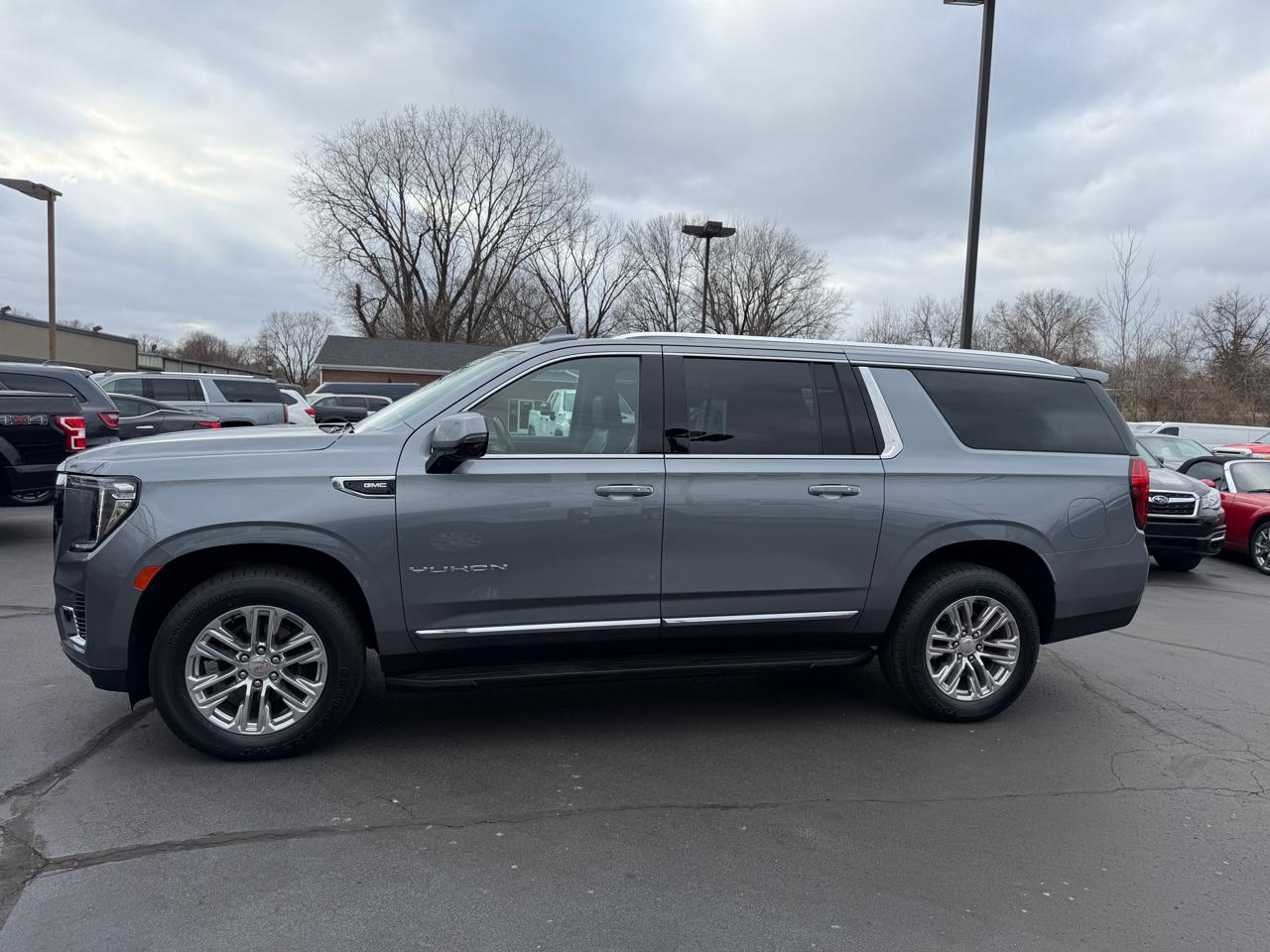 GMC Yukon XL 4WD 4dr SLT 2022