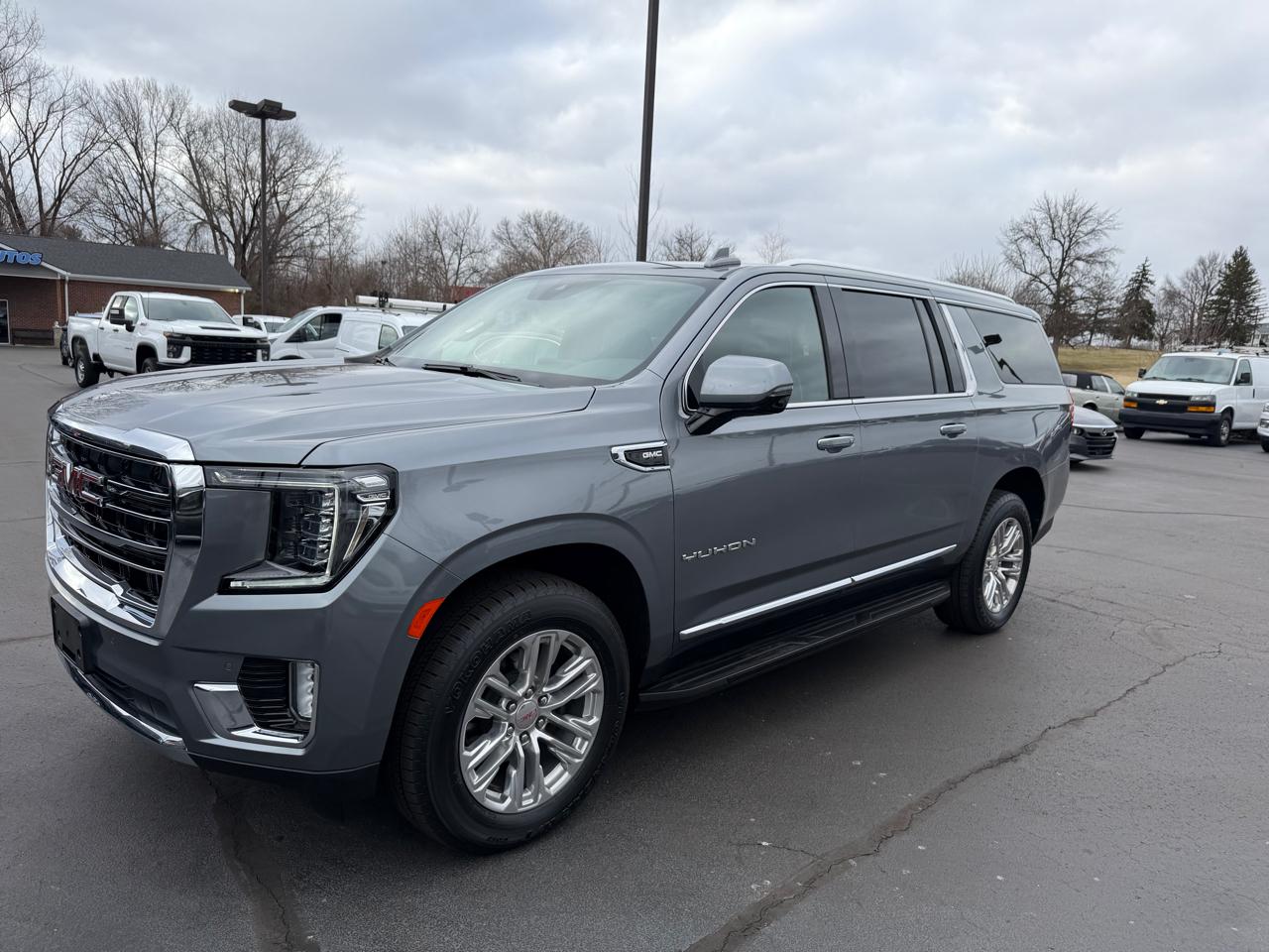 GMC Yukon XL 4WD 4dr SLT 2022