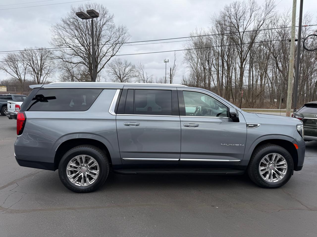 GMC Yukon XL 4WD 4dr SLT 2022