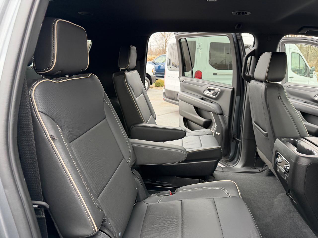 GMC Yukon XL 4WD 4dr SLT 2022