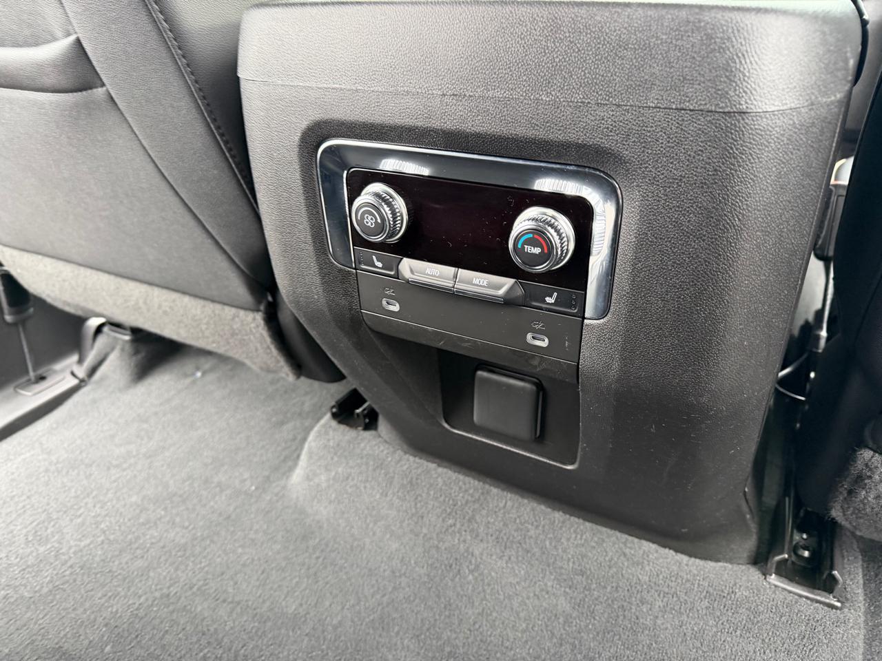 GMC Yukon XL 4WD 4dr SLT 2022