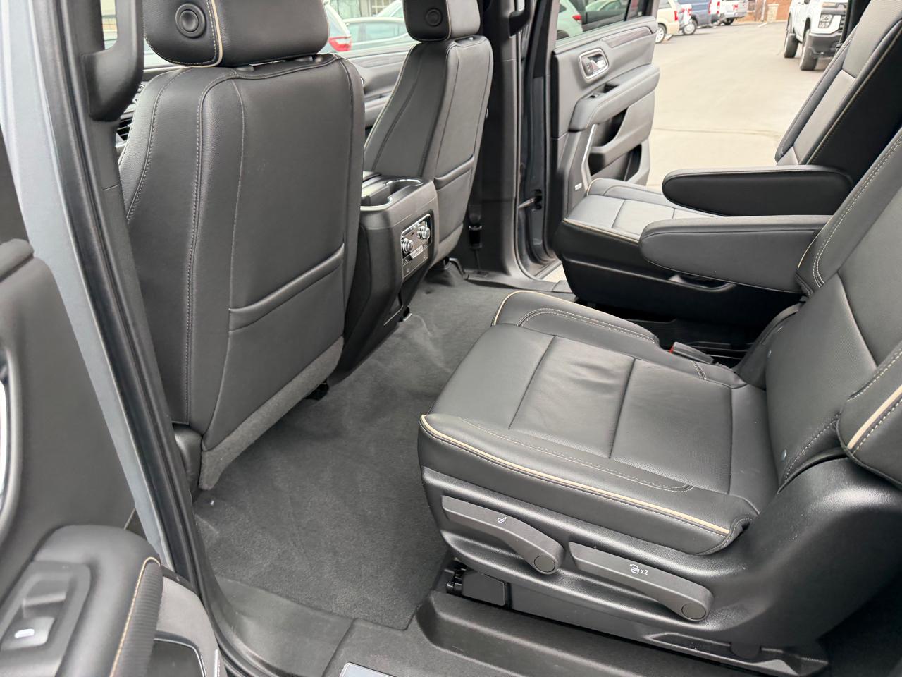 GMC Yukon XL 4WD 4dr SLT 2022