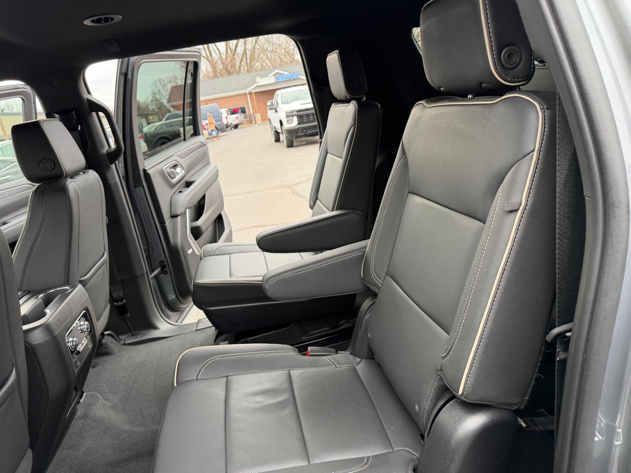 GMC Yukon XL 4WD 4dr SLT 2022