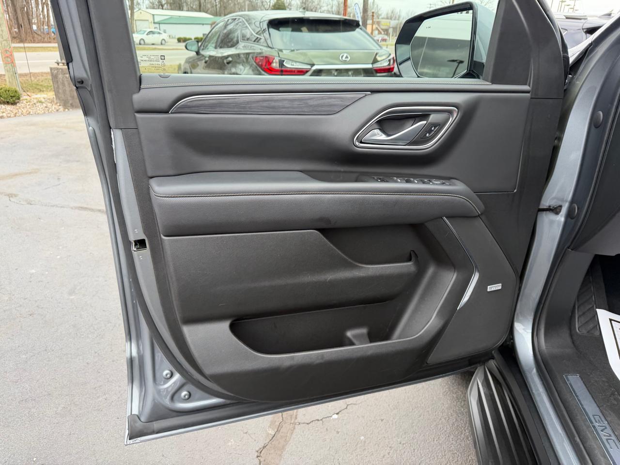 GMC Yukon XL 4WD 4dr SLT 2022