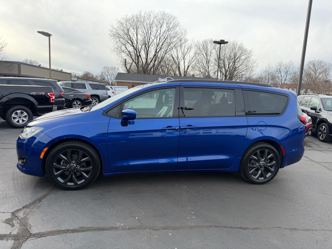 Chrysler Pacifica  2020