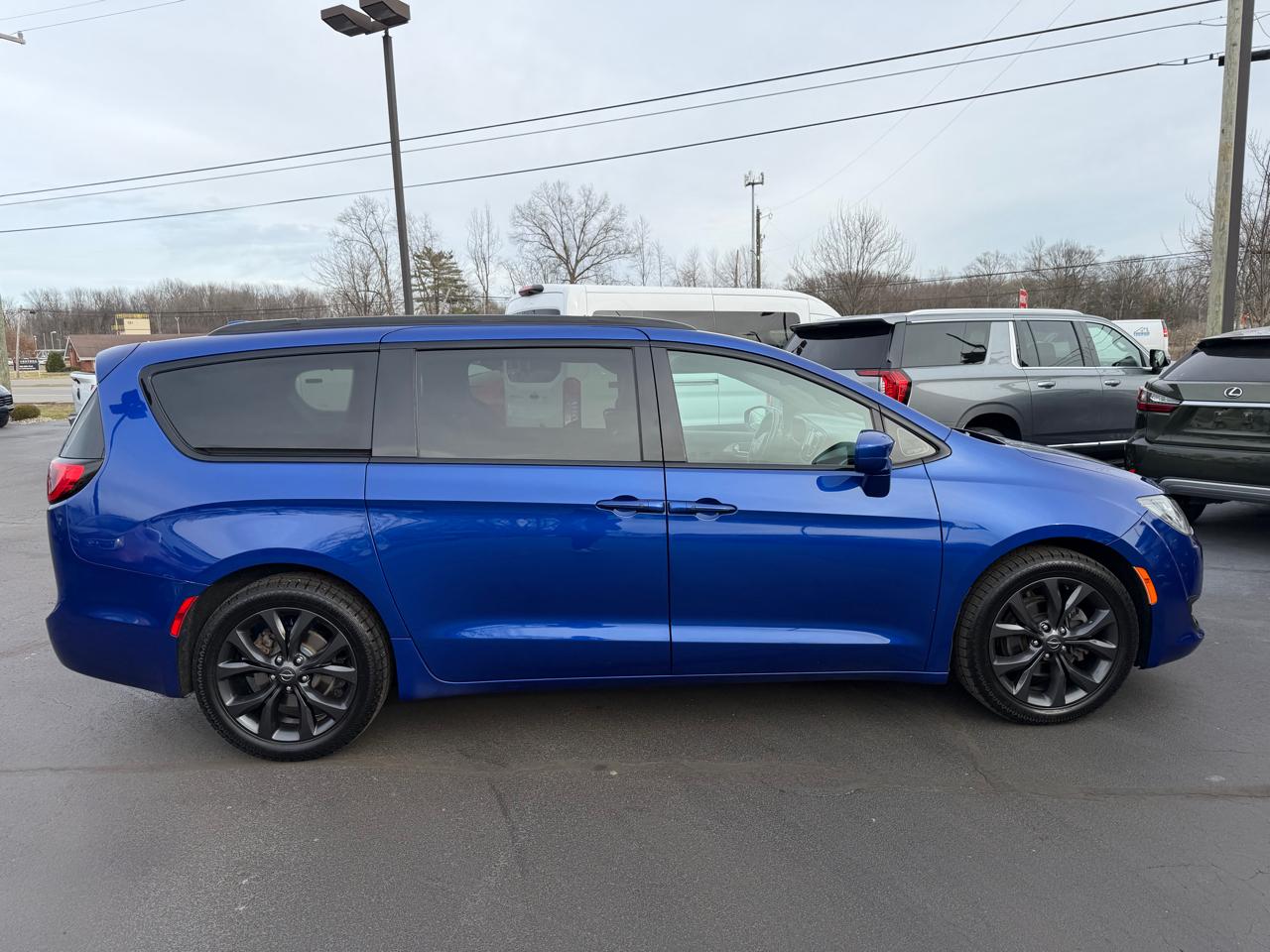 Chrysler Pacifica  2020