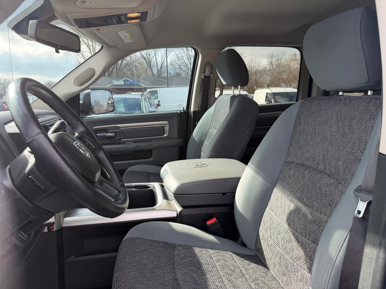 RAM 2500 Lone Star 4x4 Crew Cab 6'4" Box 2017