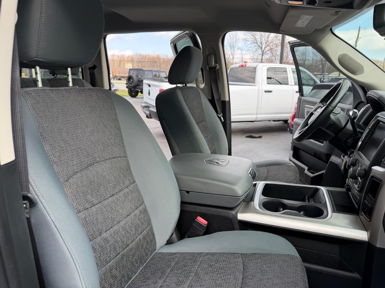 RAM 2500 Lone Star 4x4 Crew Cab 6'4" Box 2017