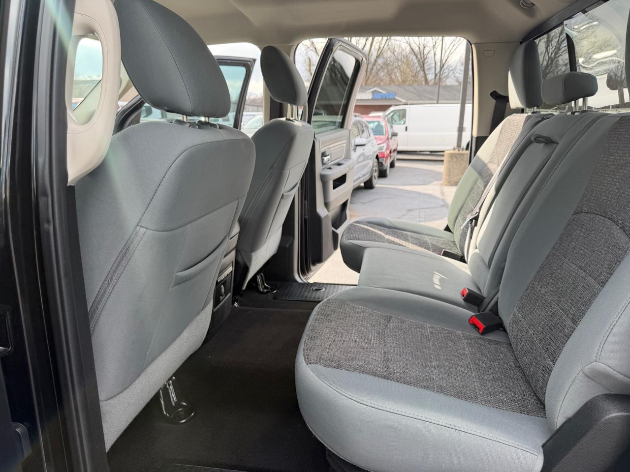 RAM 2500 Lone Star 4x4 Crew Cab 6'4" Box 2017