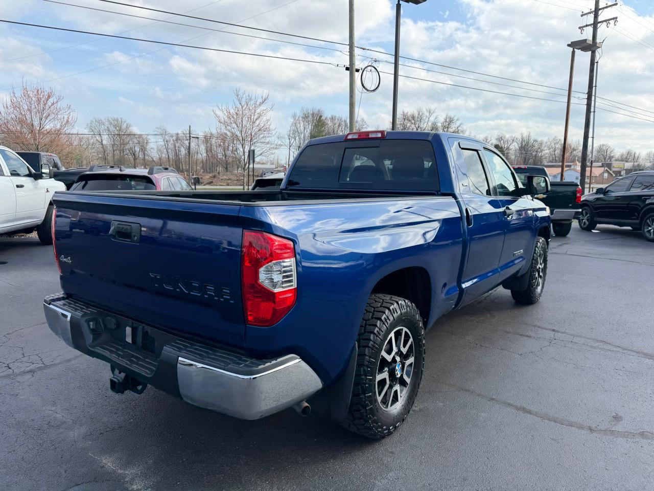 Toyota Tundra 4WD Truck  2014