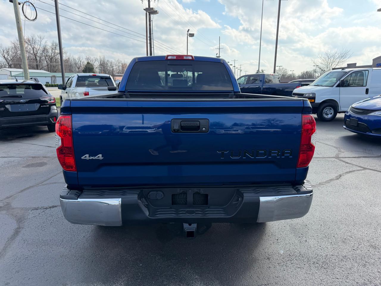 Toyota Tundra 4WD Truck  2014