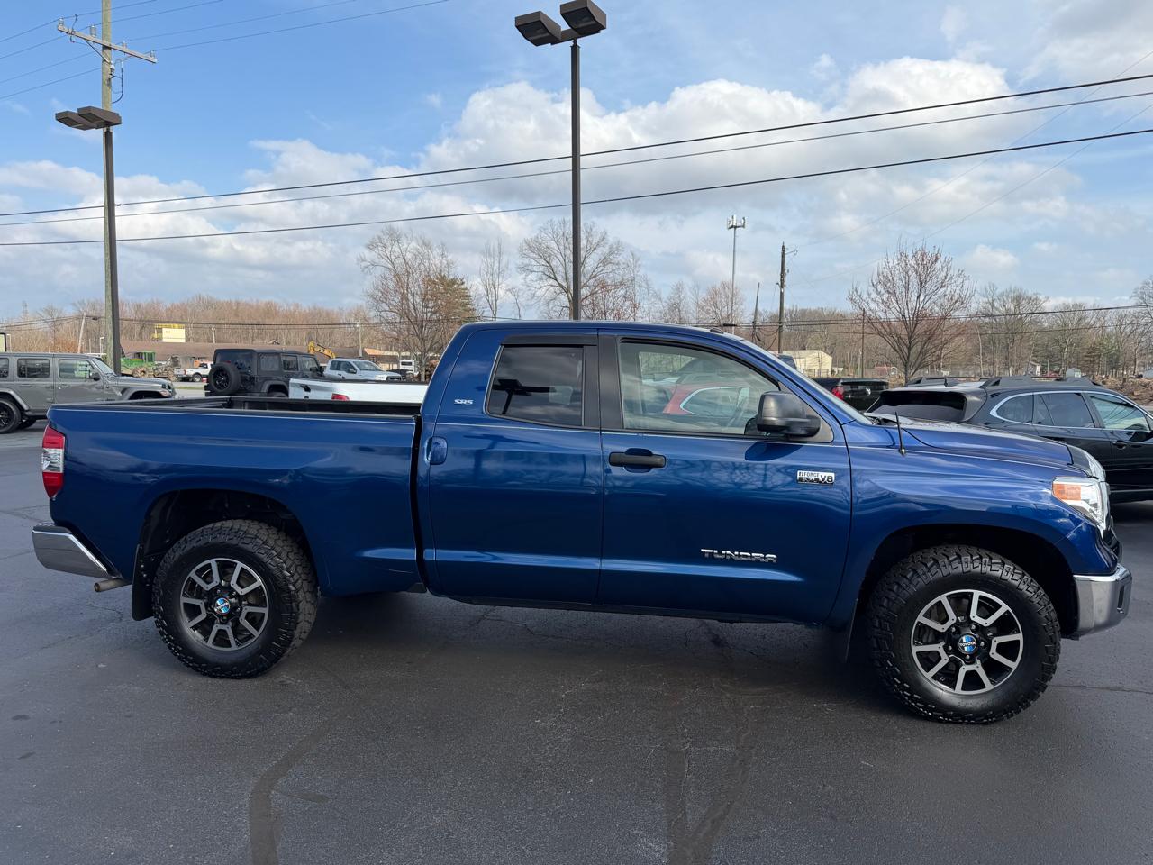 Toyota Tundra 4WD Truck  2014