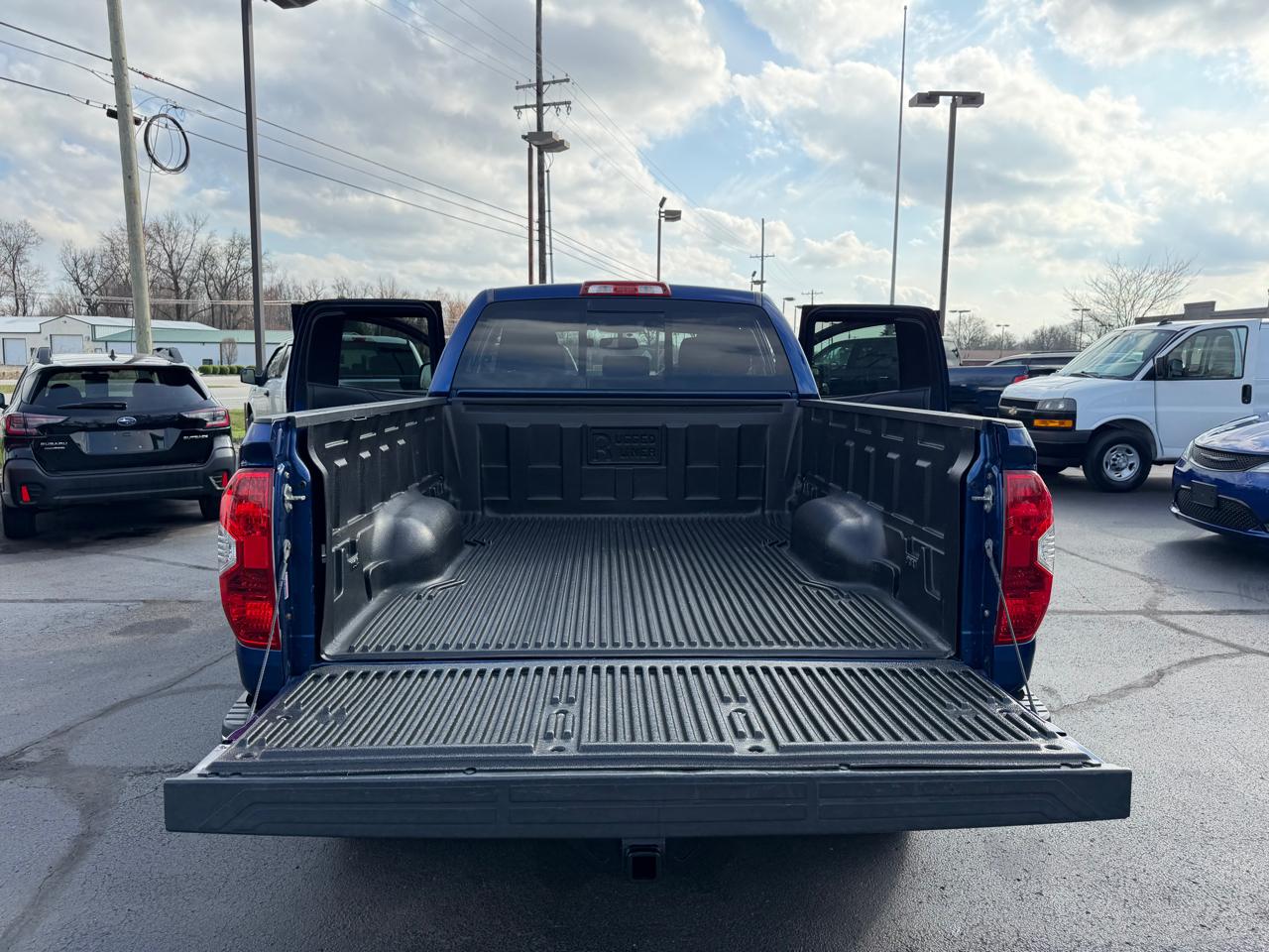 Toyota Tundra 4WD Truck  2014